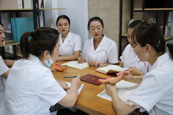 杭州高級催乳師及胸部健康管理培訓(xùn)課程 成就專業(yè)催乳師的起點(diǎn)
